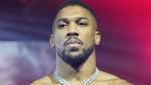 Anthony Joshua’s Family Reacts as Reports Emerge of Retirement Talks Following Tragic Crash